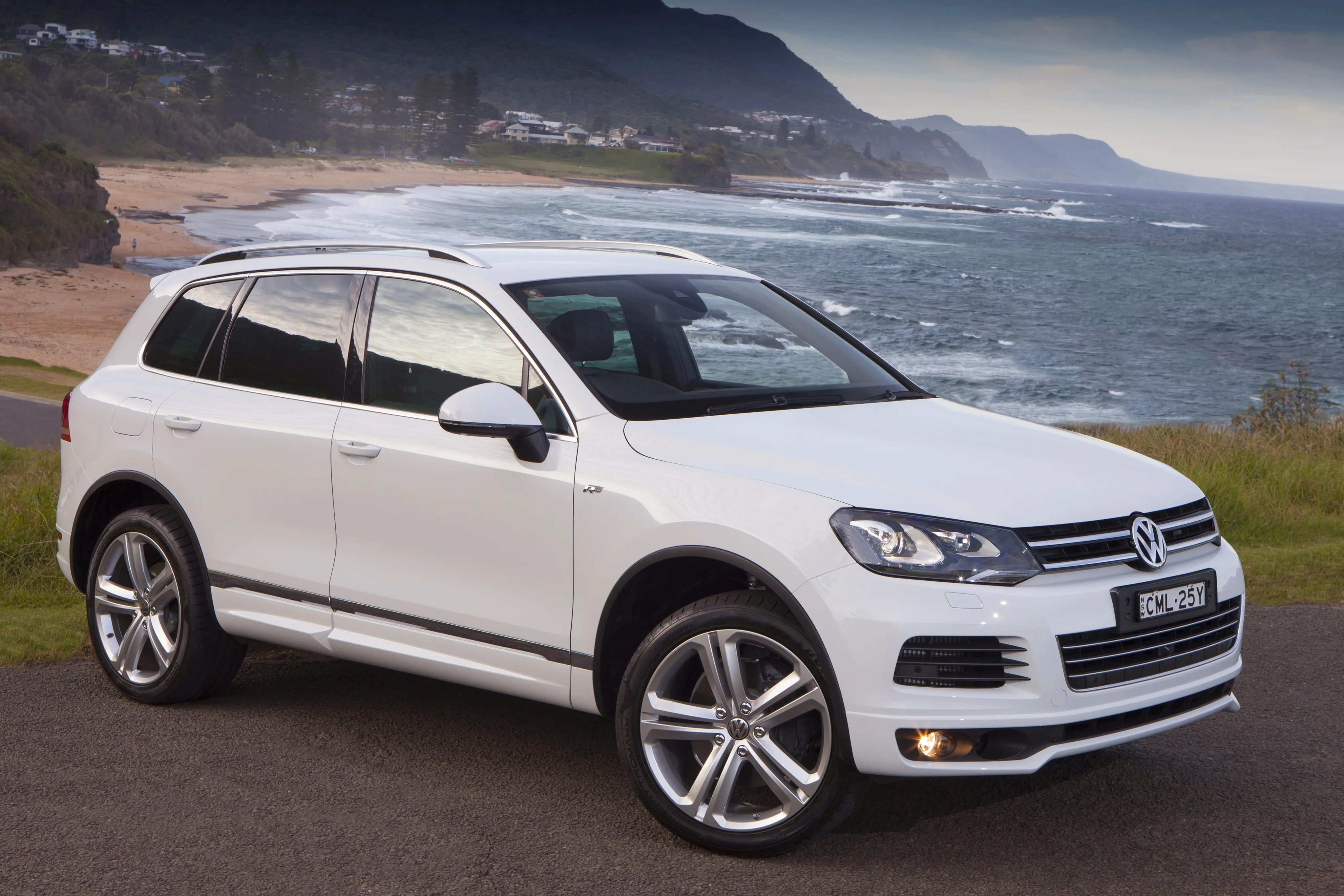VOLKSWAGEN-Touareg-5281_79.jpg