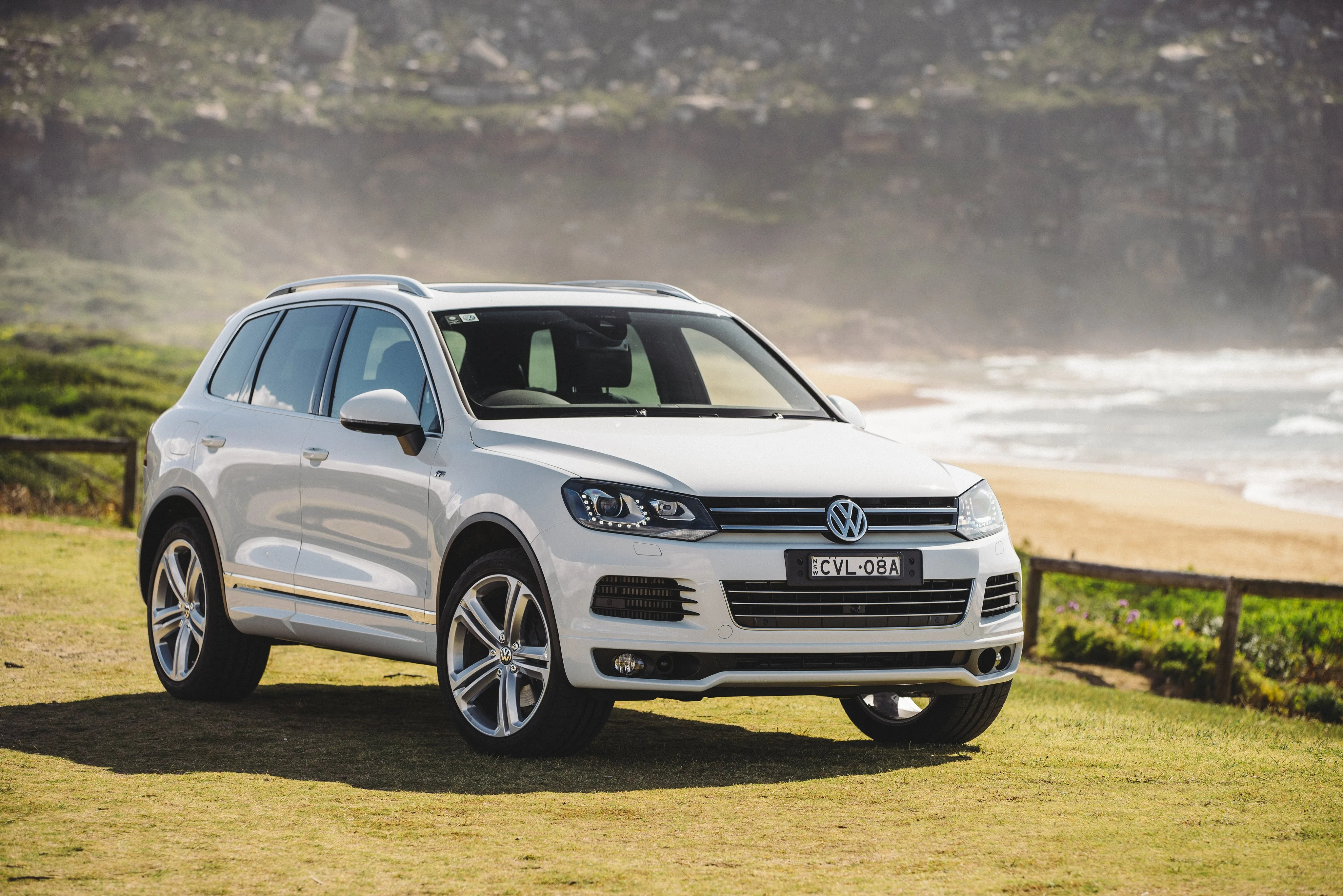 VOLKSWAGEN-Touareg-5281_81.jpg