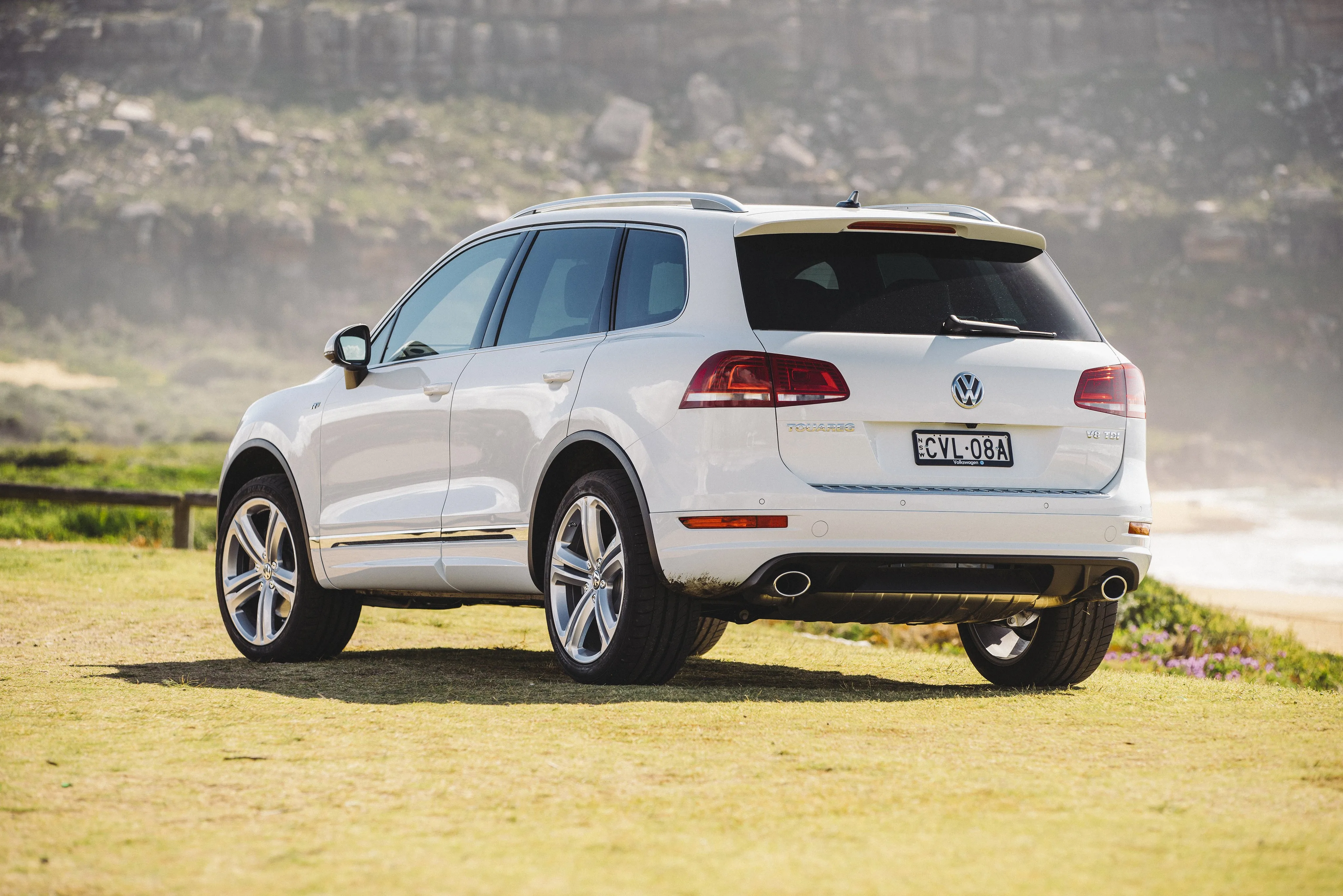 VOLKSWAGEN-Touareg-5281_82.jpg