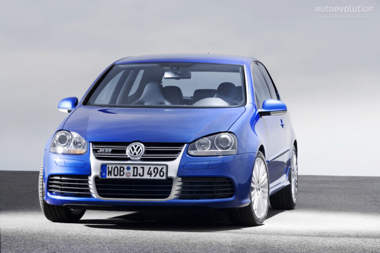 2005 Volkswagen Golf R32 3 drzwiowe