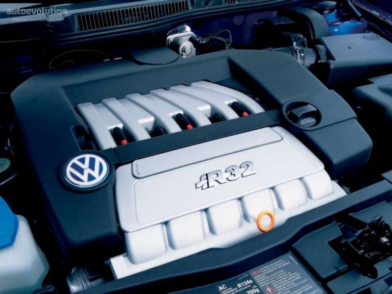 VOLKSWAGEN Golf IV R32 2002-2004