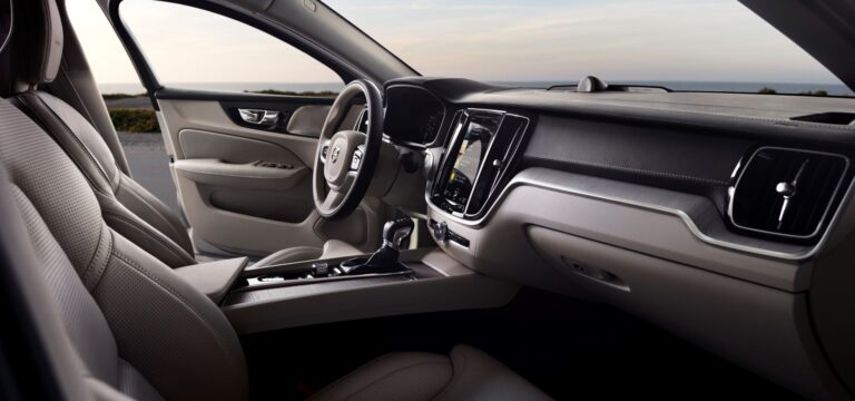VOLVO S60 2018-Present