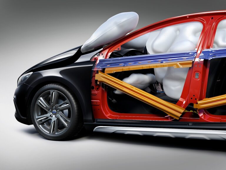 VOLVO V40 Cross Country 2012-2016