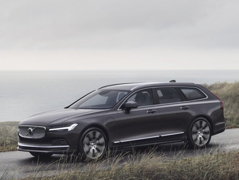 VOLVO V90 2019-Present