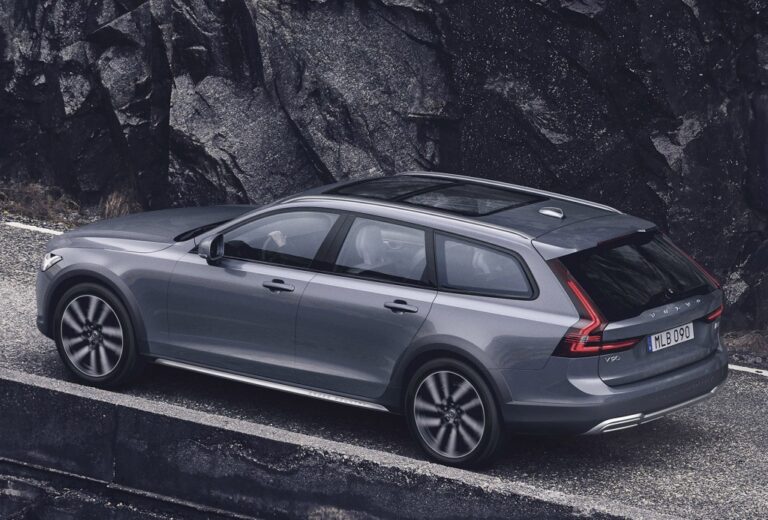 VOLVO V90 Cross Country 2019-Present
