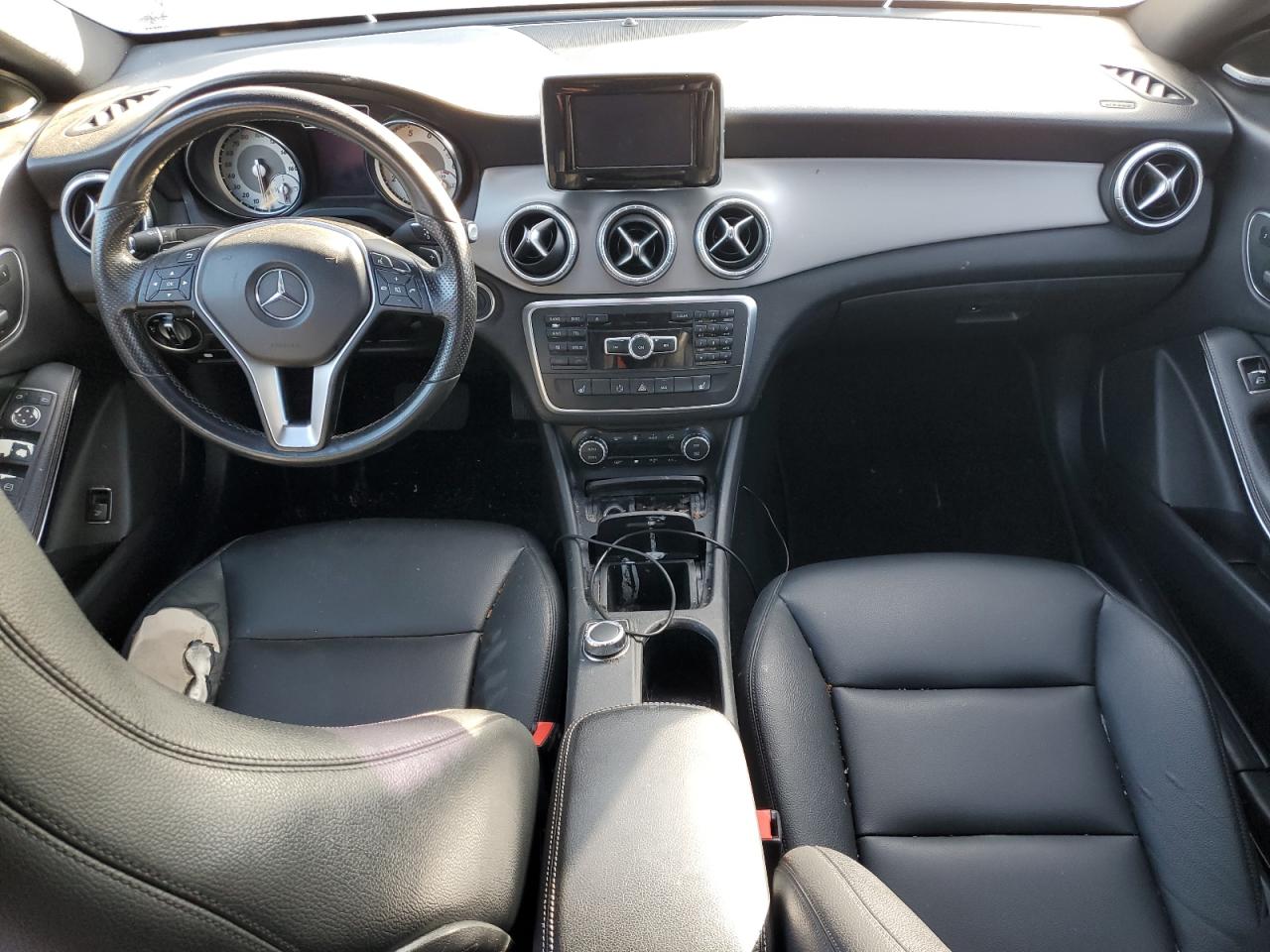 Nowy Mercedes-Benz CLA 2026: Rewolucyjne technologie i imponujący zasięg elektryczny