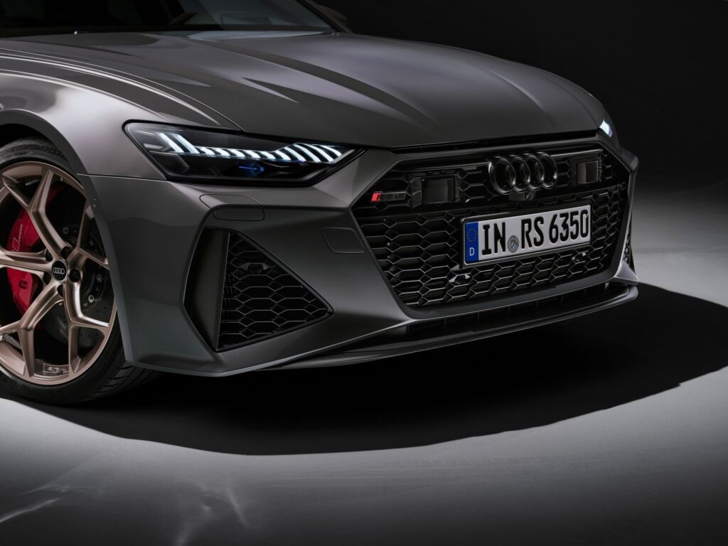 2023 Audi RS6 Avant performance