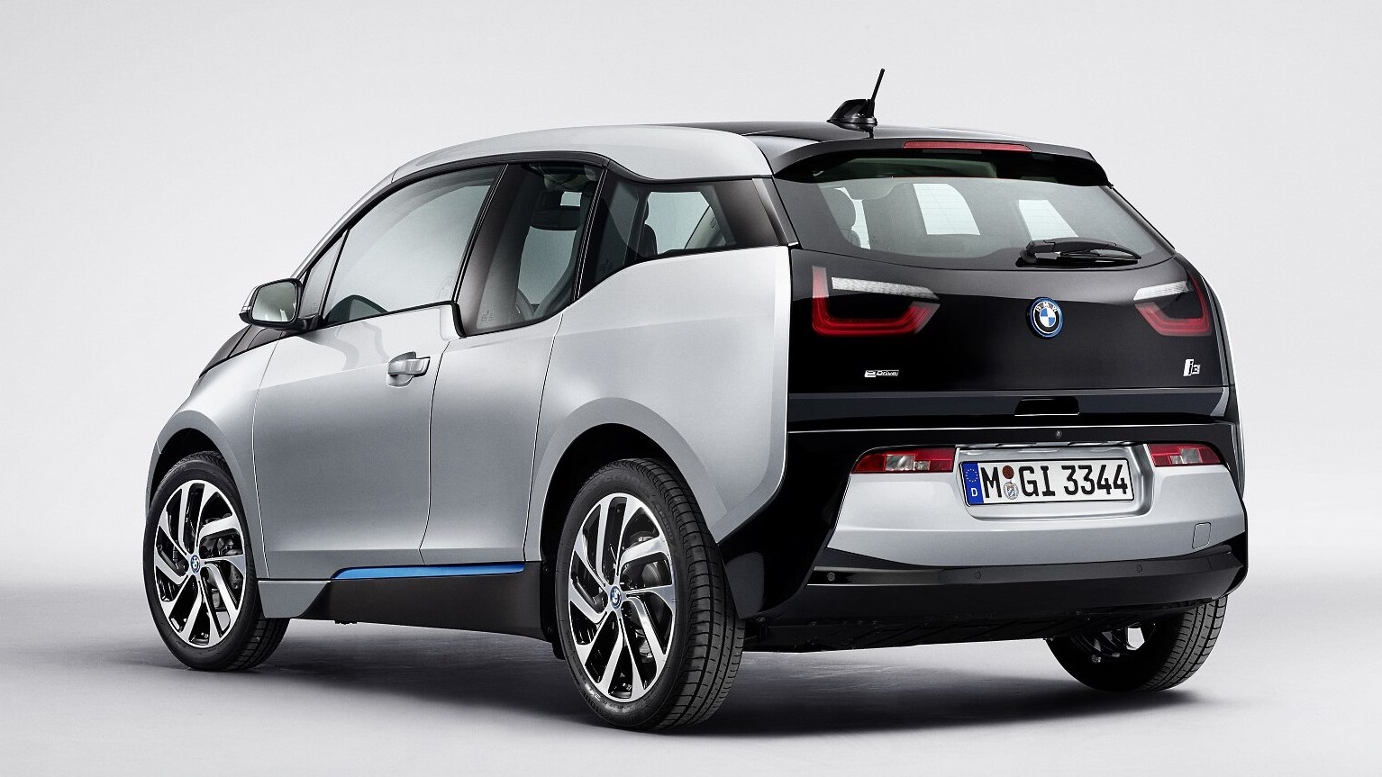 Nowe życie dla używanych elektryków: jak innowacyjne akumulatory zmieniają przyszłość BMW i3