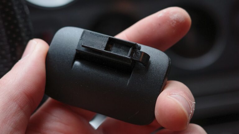 Nowe przepisy o fotografowaniu obiektów wojskowych stawiają kierowców w trudnej sytuacji