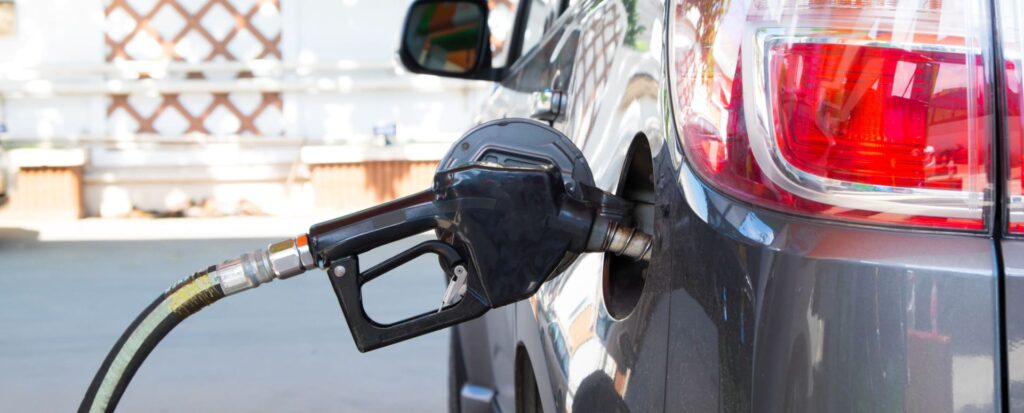 Poradnik: Najlepsze sposoby na oszczędzanie paliwa w mieście