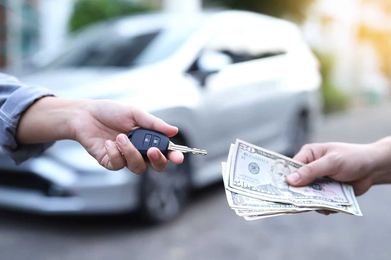 Rekordowa sprzedaż luksusowych samochodów w Polsce – co zaskakuje na rynku motoryzacyjnym?
