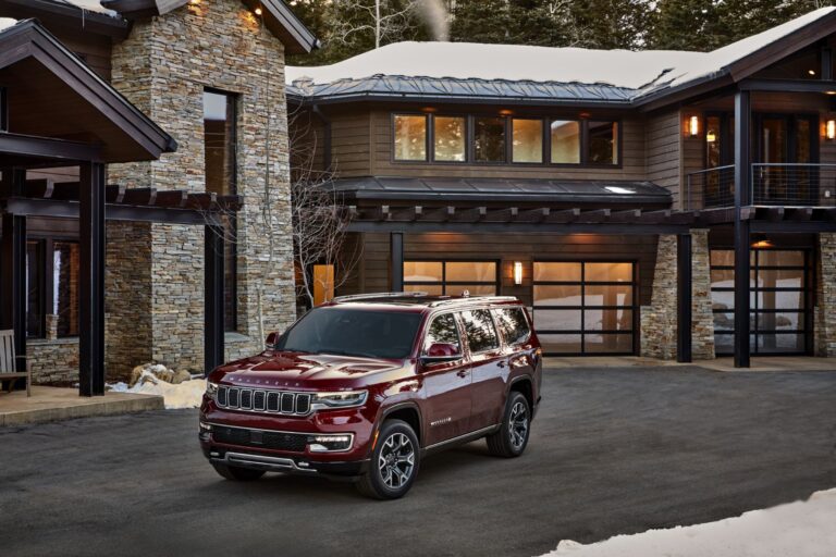 2022 Jeep Wagoneer