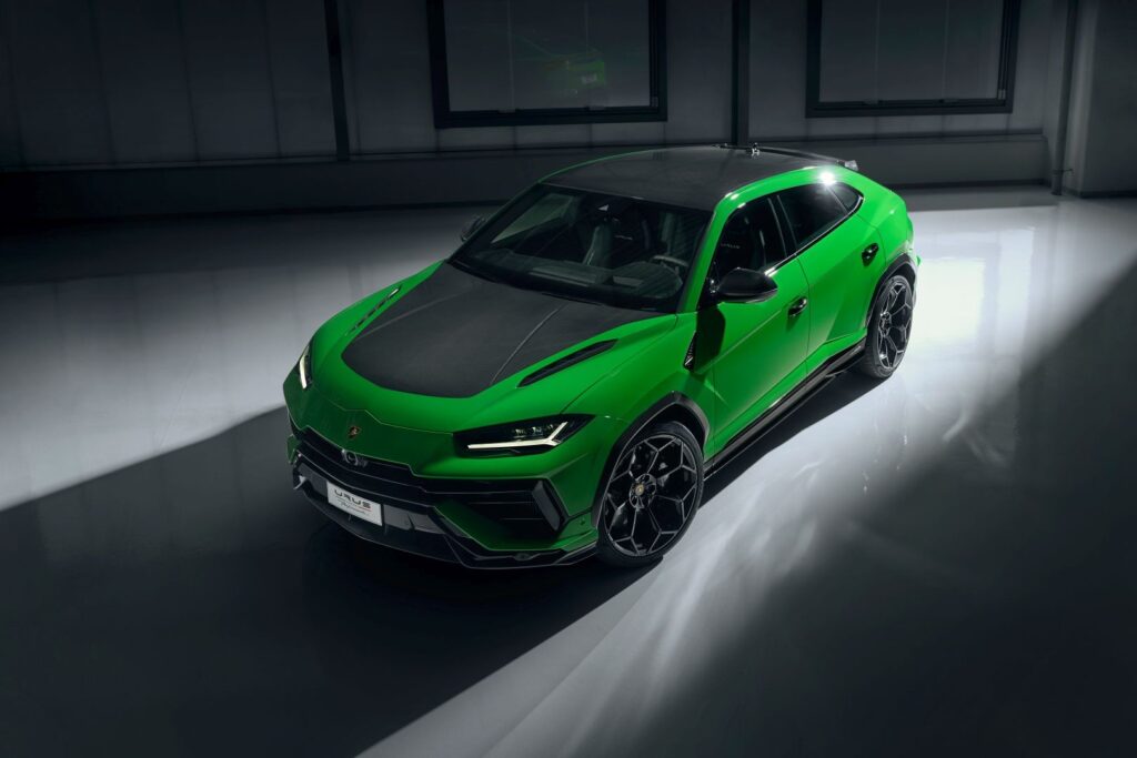 LAMBORGHINI Urus Performante 2022-Present
