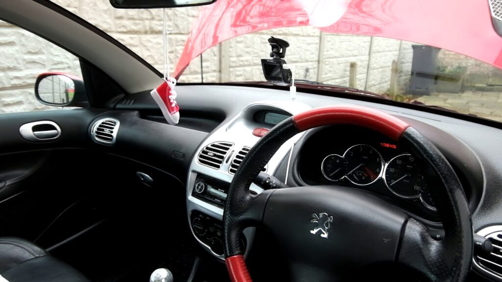 Peugeot 206cc: Awaria "Anti pollution fault" – co oznacza i jak ją naprawić?