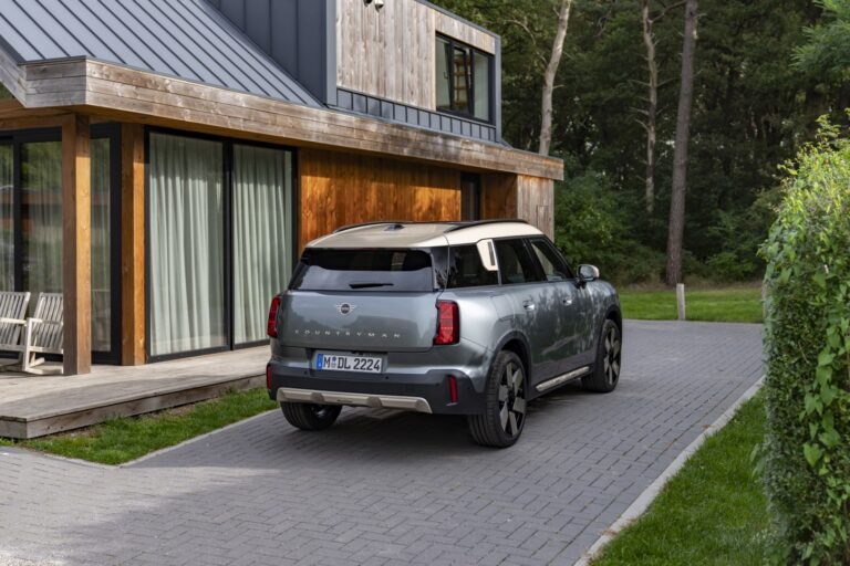 2024 Mini Countryman C