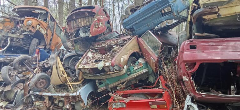 Złomowisko w Nadarzynie znika z mapy: pożegnanie z motoryzacyjnym cmentarzyskiem