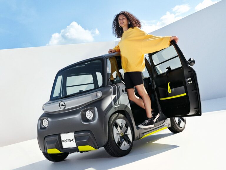 OPEL Rocks-e 2021-Present