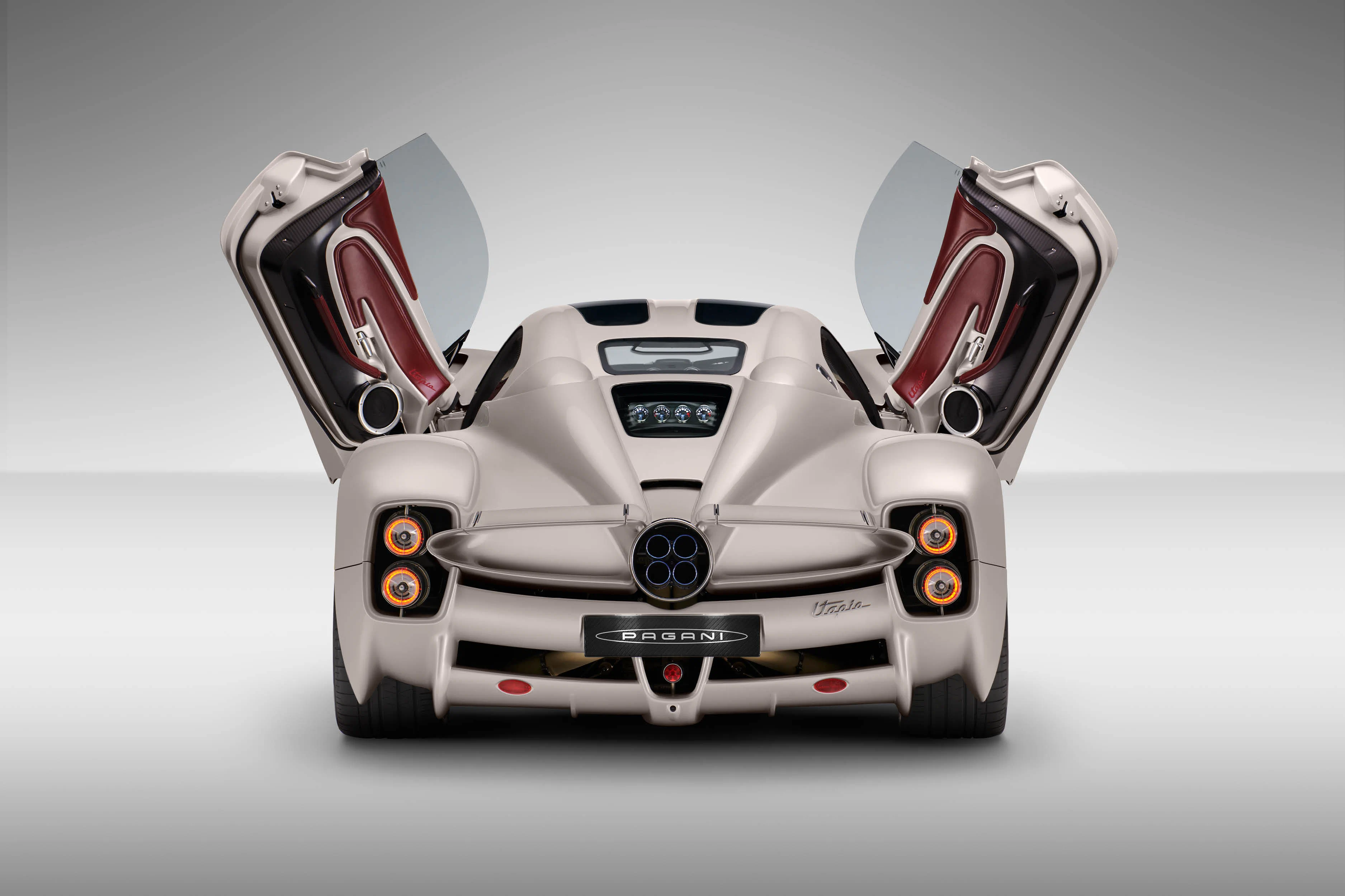 pagani-utopia-2022-7308_13.jpg