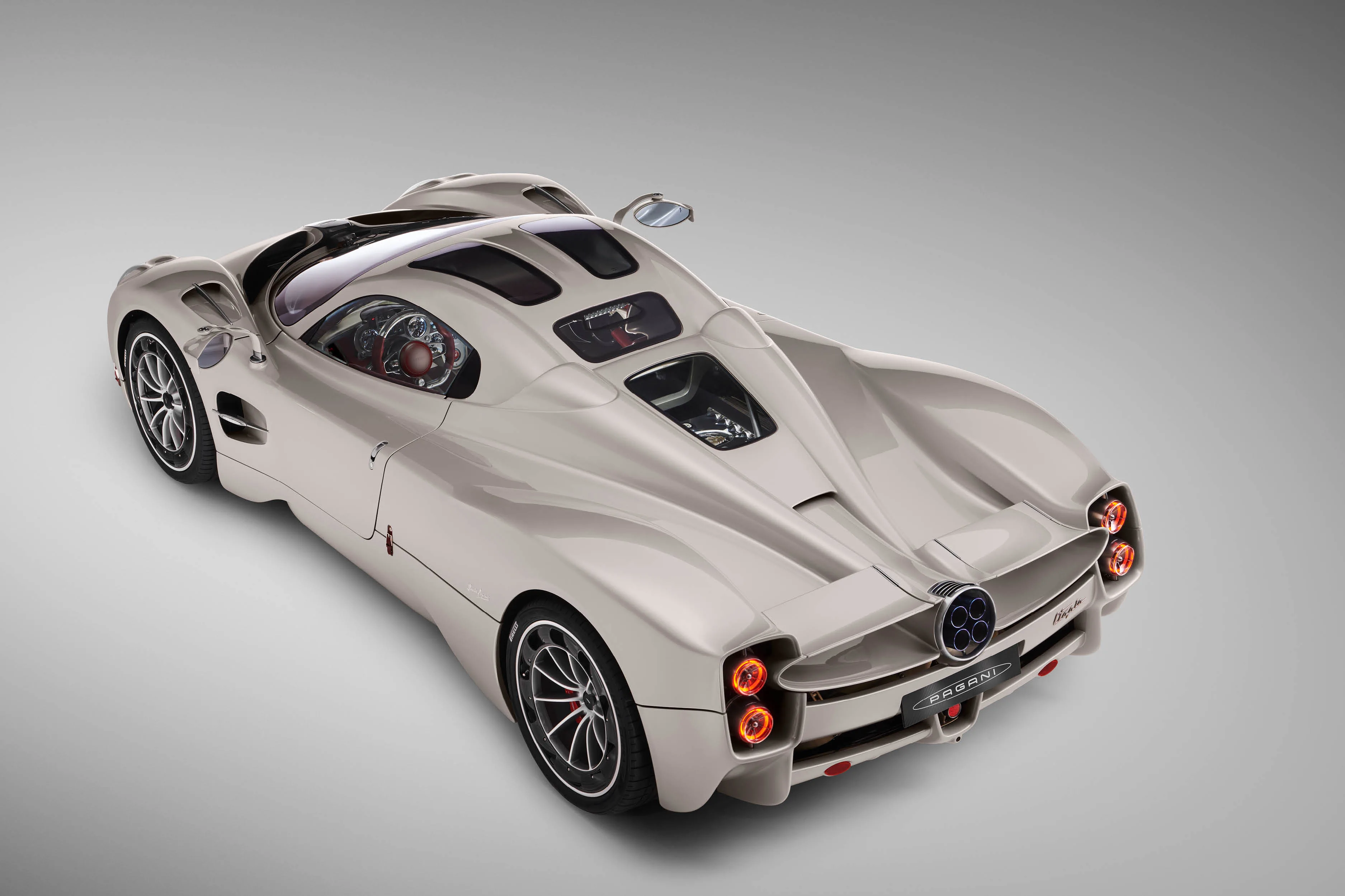 pagani-utopia-2022-7308_14.jpg
