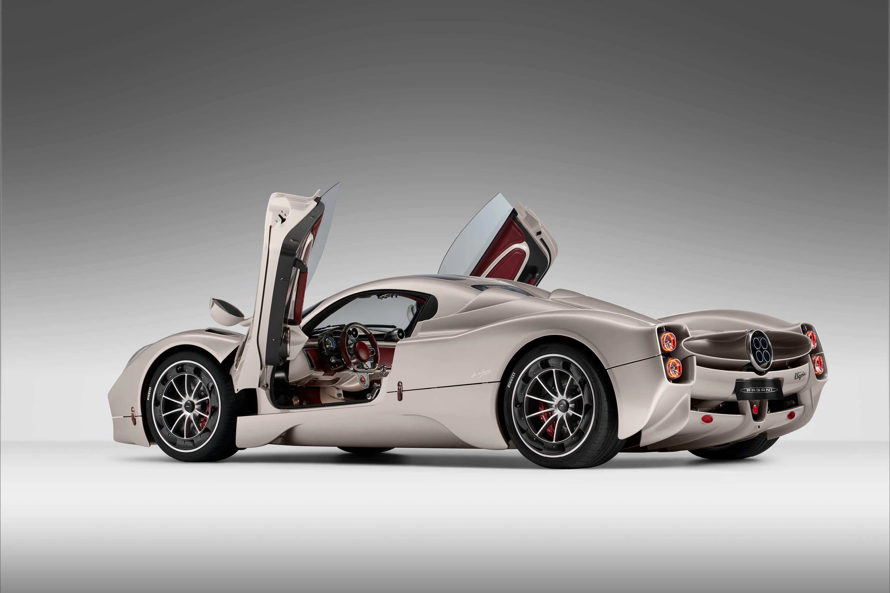 pagani-utopia-2022-7308_17.jpg