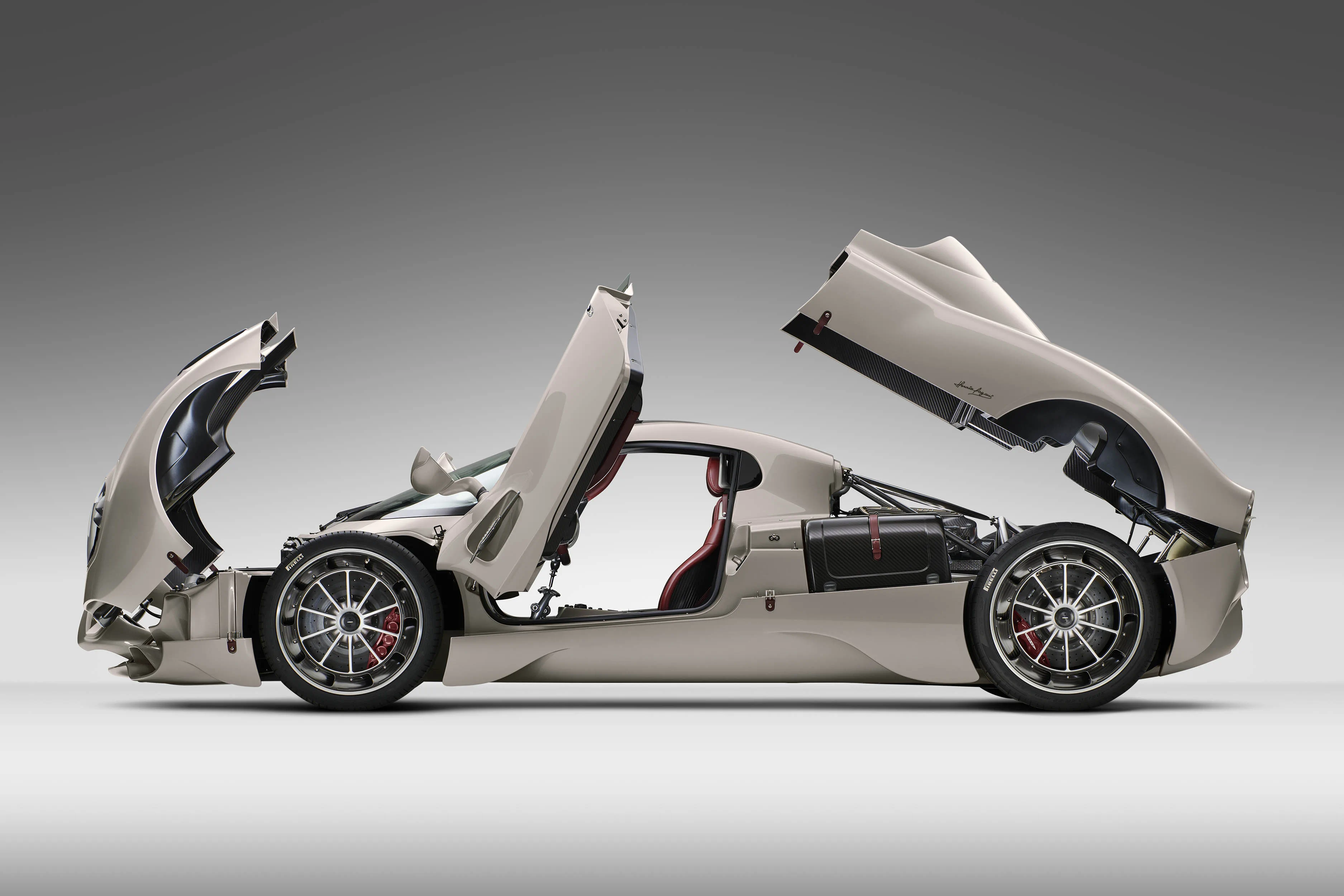 pagani-utopia-2022-7308_19.jpg