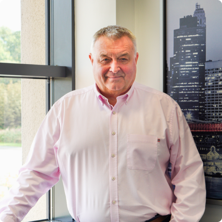 Jak relacje międzyludzkie kształtują sukces w branży motoryzacyjnej: Osiem cennych lekcji z doświadczeń Phil Williamsa