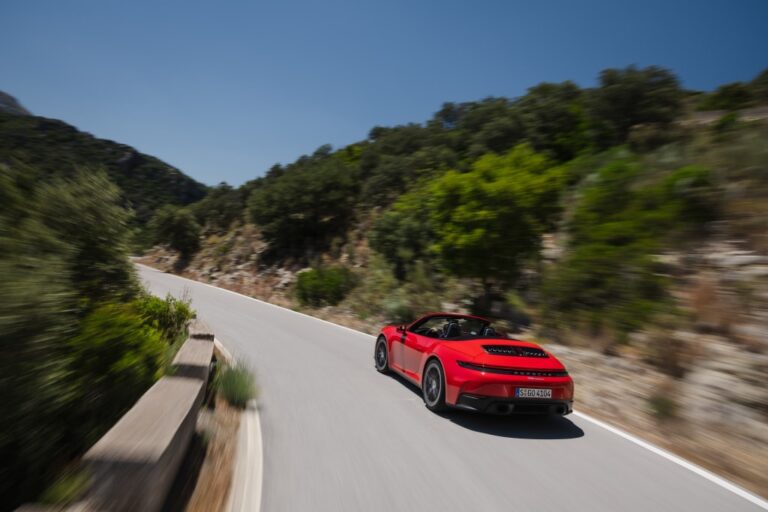 2025 Porsche 911 Carrera Cabriolet