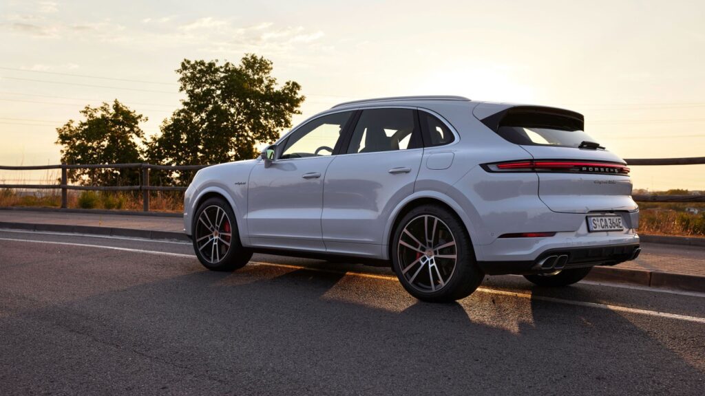 2024 Porsche Cayenne Turbo E-Hybrid