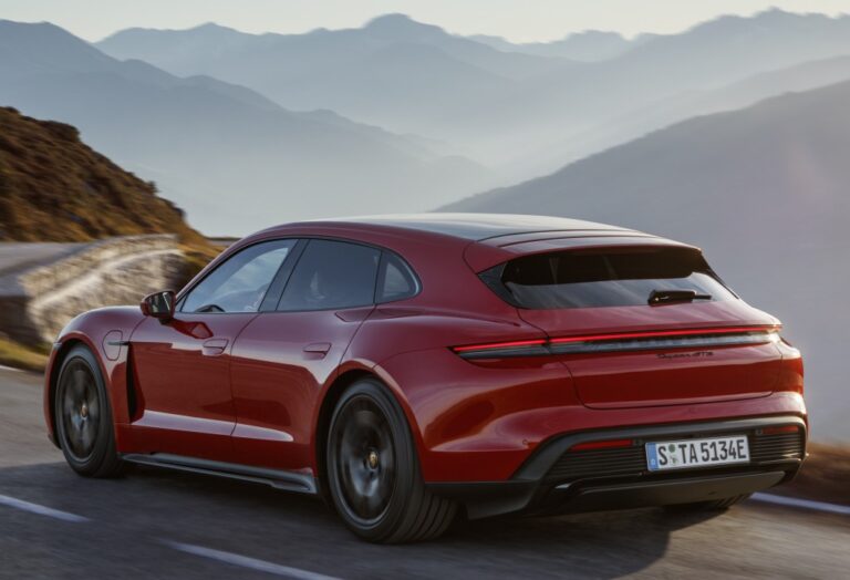 PORSCHE GTS Sport Turismo 2021-Present