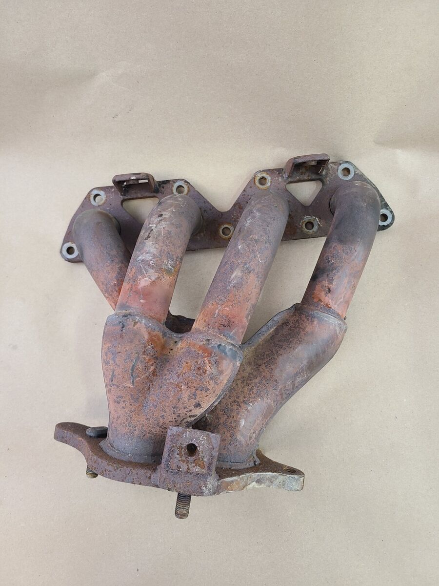 Honda Civic VIII: Pękający kolektor wydechowy i rdzewiejący dach – problemy przed liftingiem?