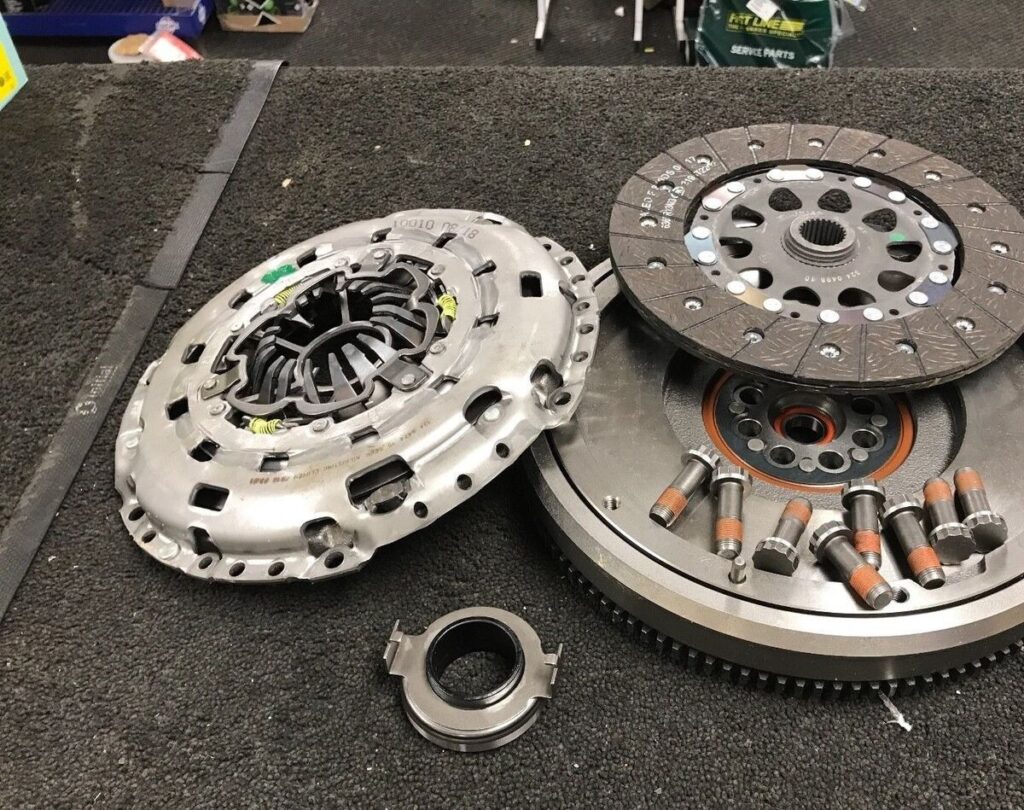 Honda Civic VIII: Diesel 2.2 i-CTDi – awaria dwumasy. Koszty wymiany?