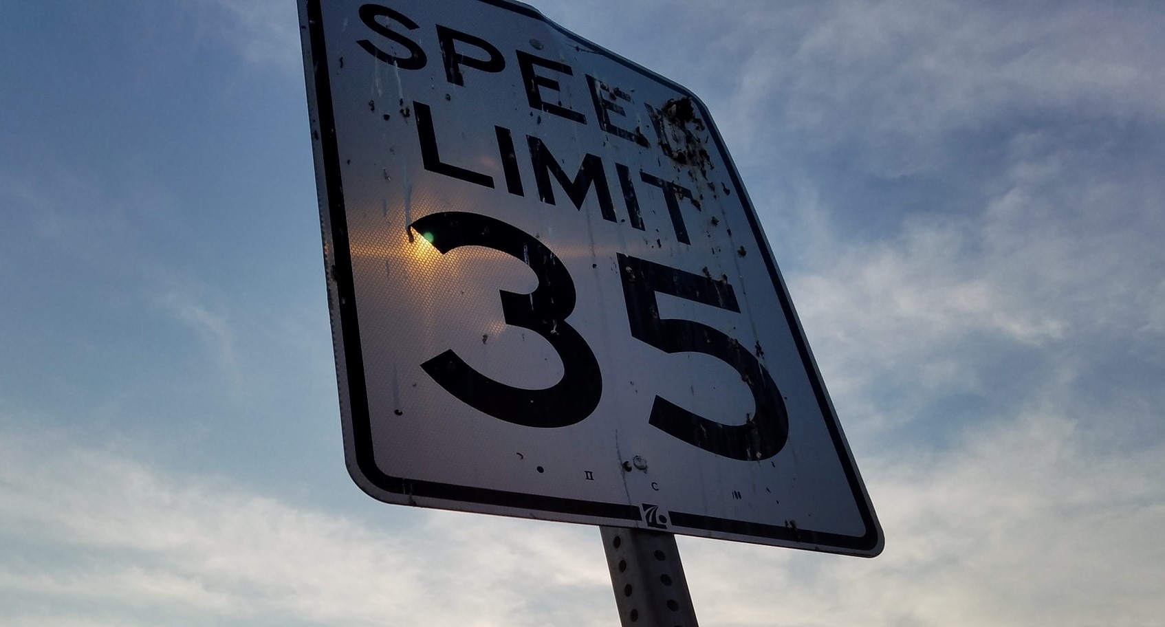 Mandat za 1 km/h: Rzecznik Praw Obywatelskich walczy z absurdalnym prawem drogowym