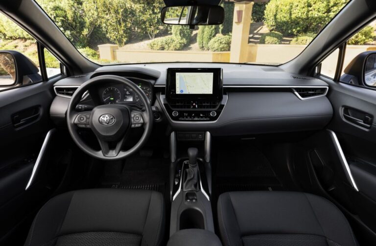 2023 Toyota Corolla Cross Hybrid