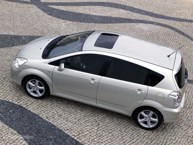 TOYOTA Corolla Verso 2004-2007
