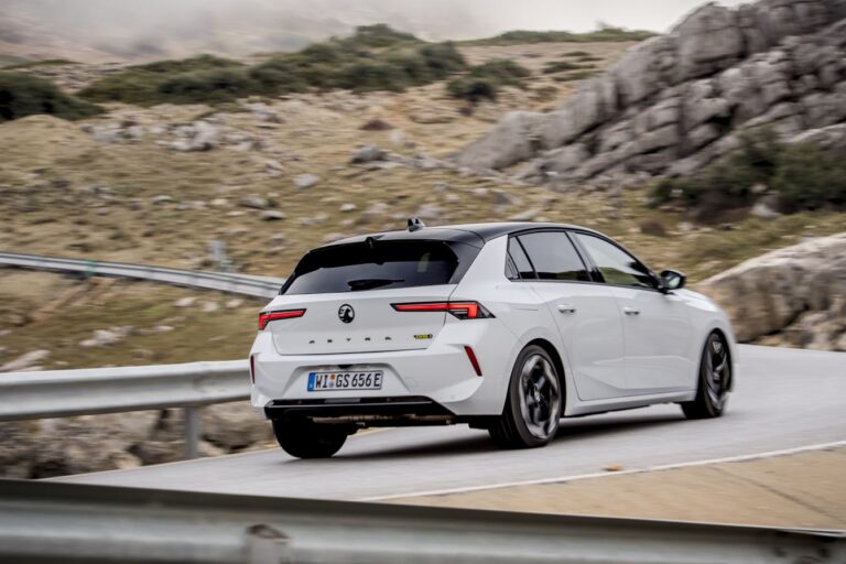 2022 Vauxhall Astra Sports Tourer GSe