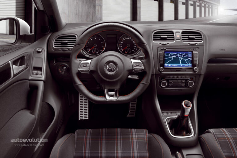 VOLKSWAGEN Golf GTI 5 drzwiowe 2008-2013