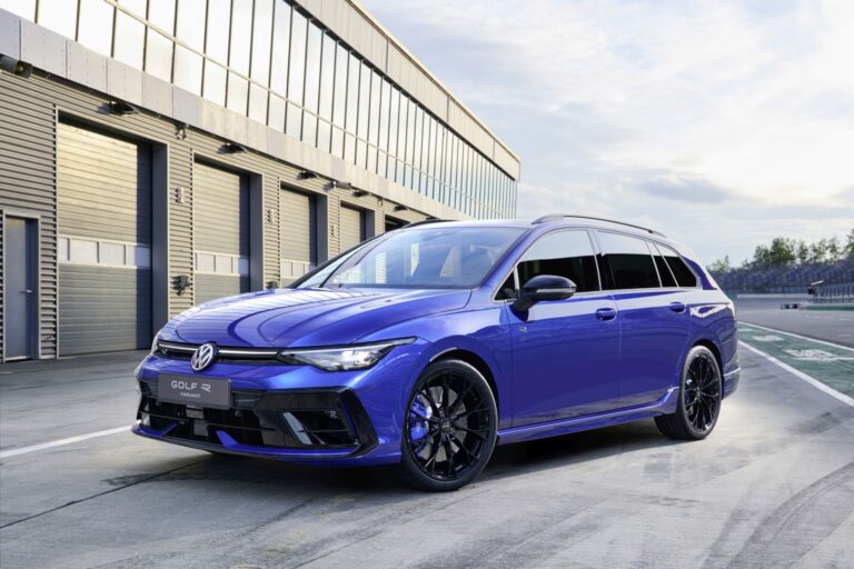 2025 Volkswagen Golf R Variant