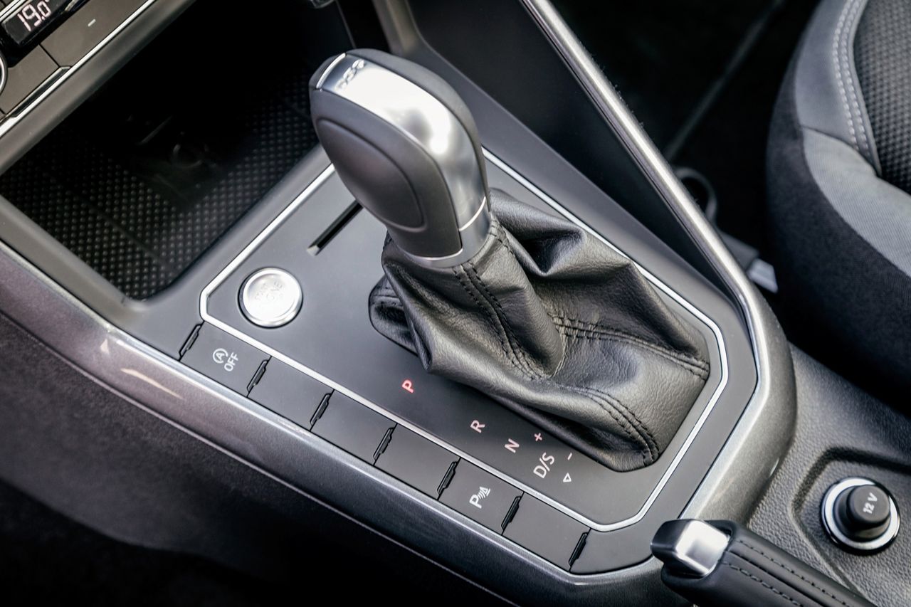 Jak uniknąć przegrzania skrzyni biegów i zadbać o jej prawidłowe działanie?