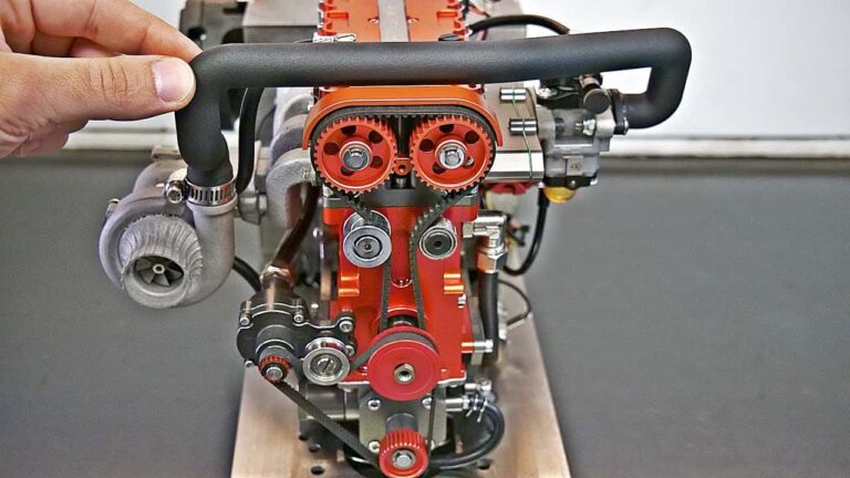 Mikroskopijny silnik czterocylindrowy z turbosprężarką: mały gigant w świecie motoryzacji