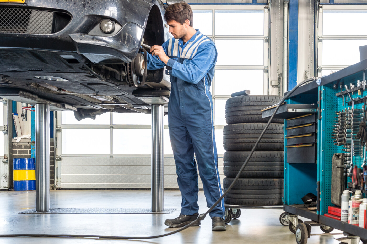 Auto drży przy hamowaniu – co sprawdzić?