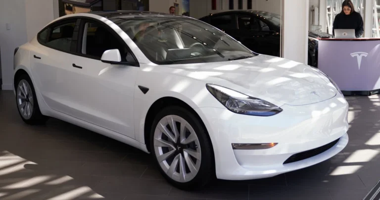 Nieprawidłowe podnoszenie Tesli może prowadzić do ogromnych kosztów naprawy