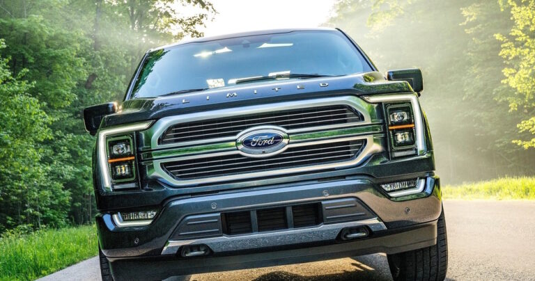 Wandalizm czy sprawiedliwość społeczna? Internauci bronią niecodziennej reakcji na głośny Mercedes w Czarnej Białostockiej