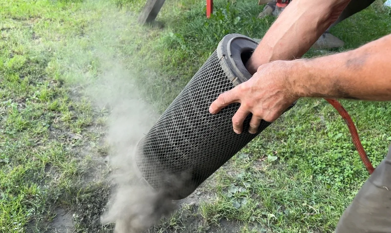 Jak dbać o filtr powietrza w samochodzie: czyszczenie czy wymiana?