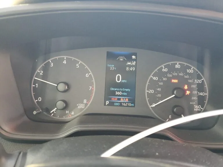 Srebrna rewolucja Toyoty – nowe barwy GR Yarisów na letni sezon WRC