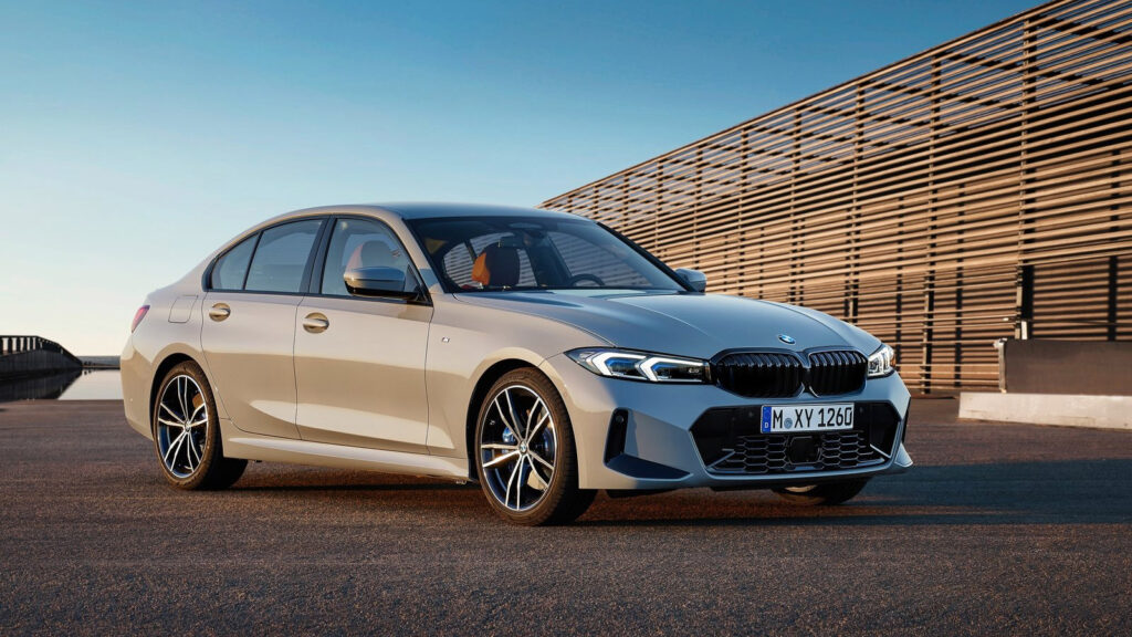 Renault Rafale E-Tech 300: Prezydencka limuzyna łącząca luksus z nowoczesną technologią