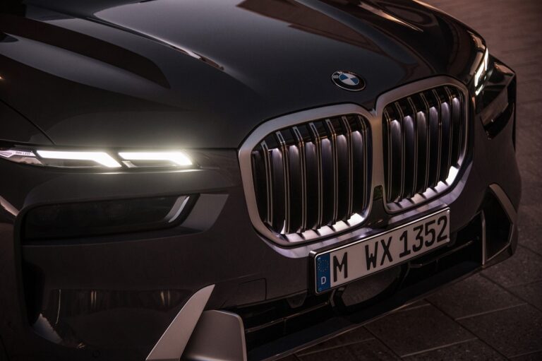 Nowa generacja BMW X7: Gigantyczny SUV z niespotykaną mocą i luksusem nadchodzi