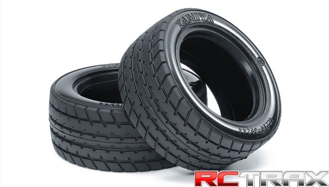 Wybrany obrazek dla artykułu: Jak Zmiany w Przepisach dotyczących Opon w 2025 wpłyną na Kierowców?