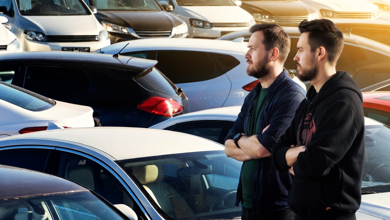 Jak kupić auto używane — 5 zasad, które uchronią Cię przed błędem