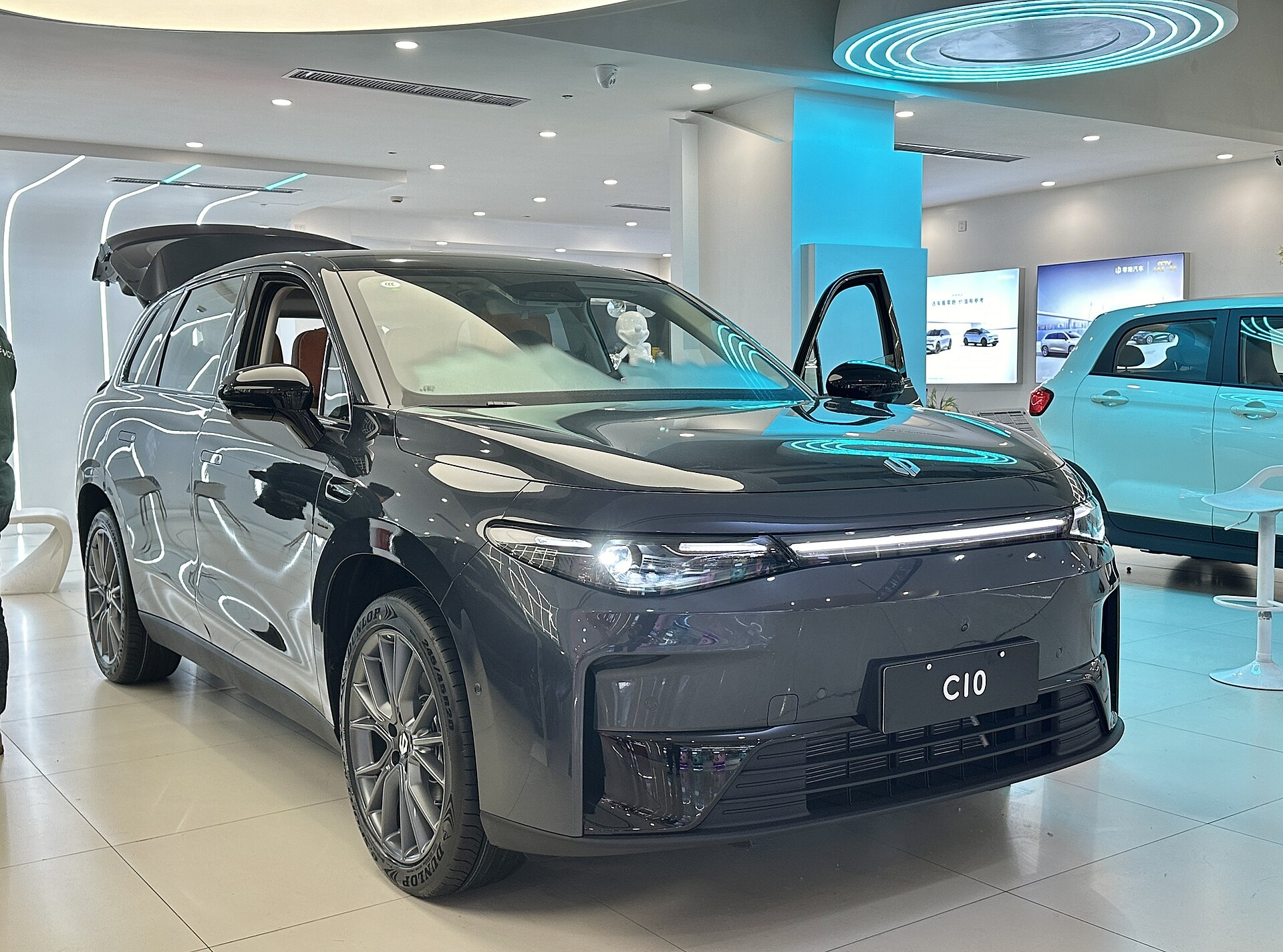 Leapmotor C10