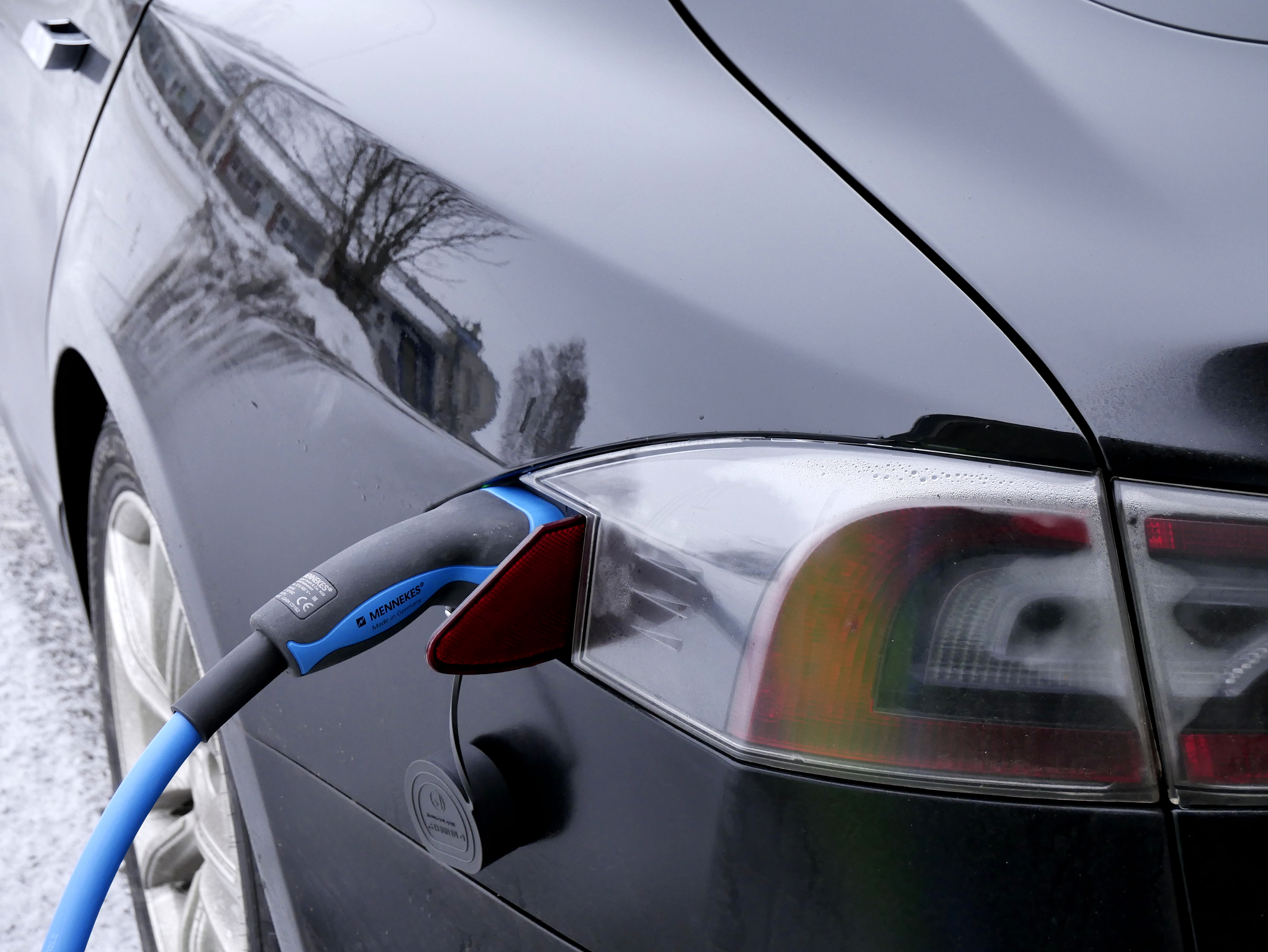 Auta elektryczne - ceny w 2026. Ile kosztuje nowy i używany EV, gdy dopłaty już nie ma?